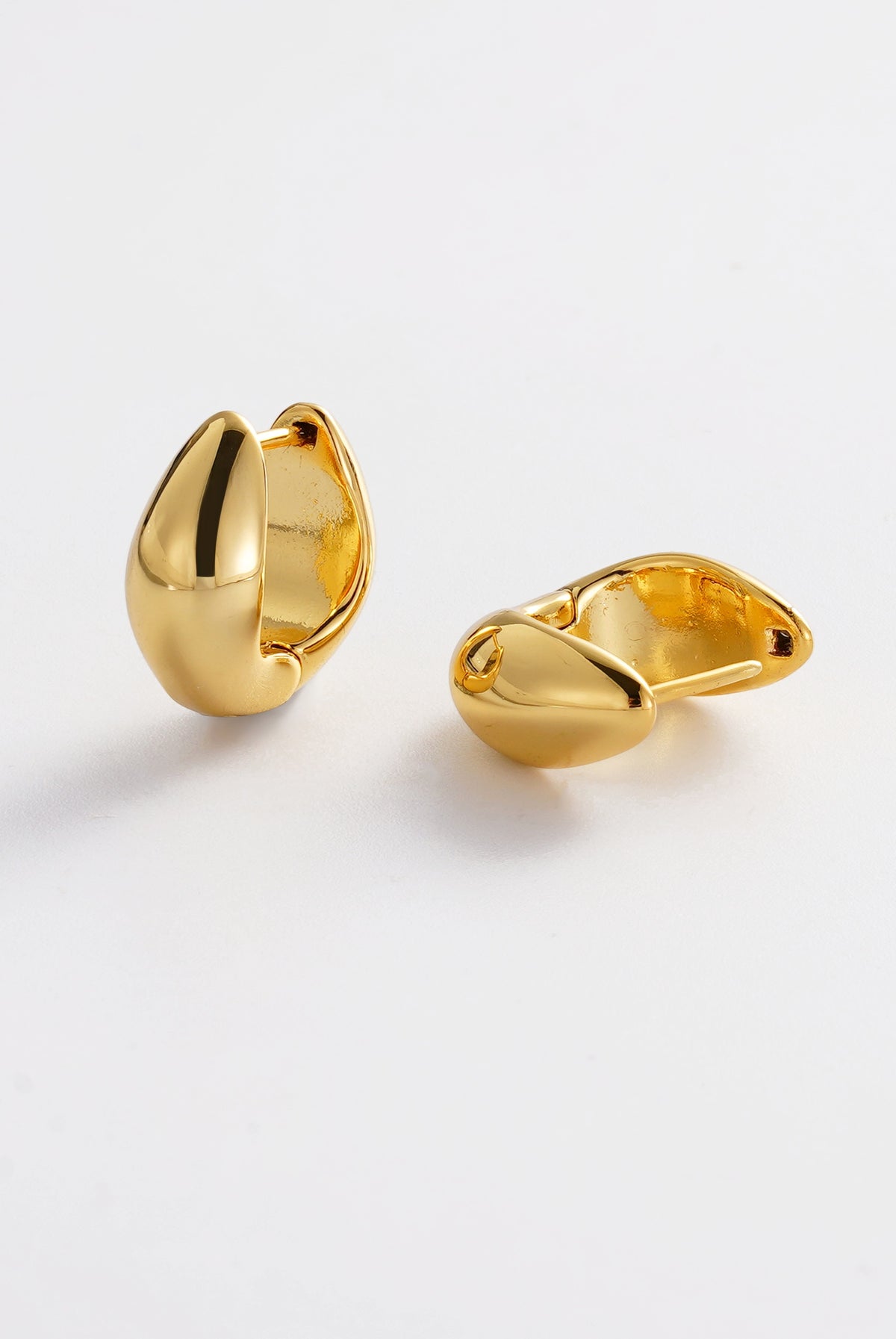 Margot Hoop Gold